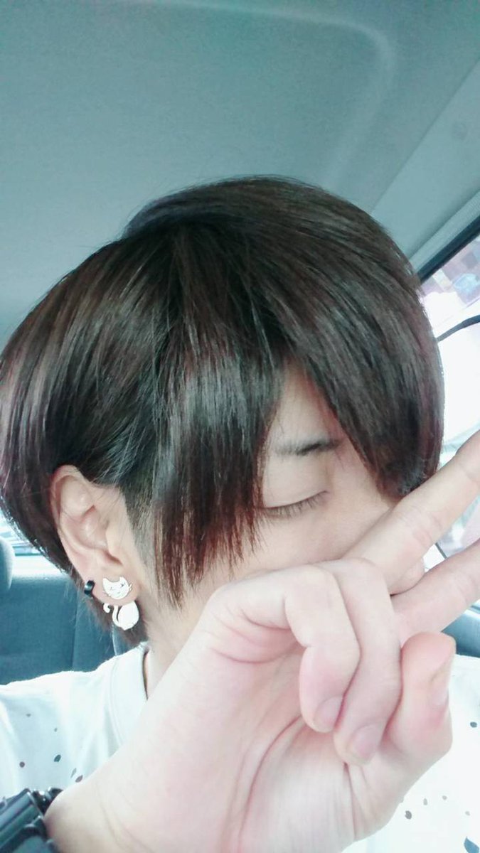 kskdrum's tweet photo. カット&amp;カラーしてきた！
しかも美容院で前バンド一緒にやってたけんちゃんとばったり！笑
世間は狭い(確信) https://t.co/XDNLp1gMNU