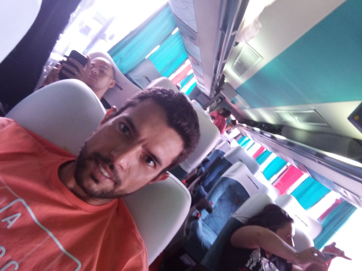 eng_aldomax's tweet photo. Confiante até o fim! 750km de ônibus pra apertar 1️⃣2️⃣ #ViraViraClR0 https://t.co/SMQYeWixsj