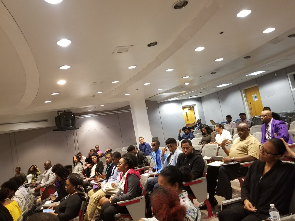 ProjectEnrich's tweet photo. Today was the "first day of school" for our 2018-19 program. We had a full and active house of students and parents @BowieState #scholarship #BlackScholars #PGCPSProud #MenofPGCPS #OmegaPsiPhi https://t.co/5hM1vb8oUx