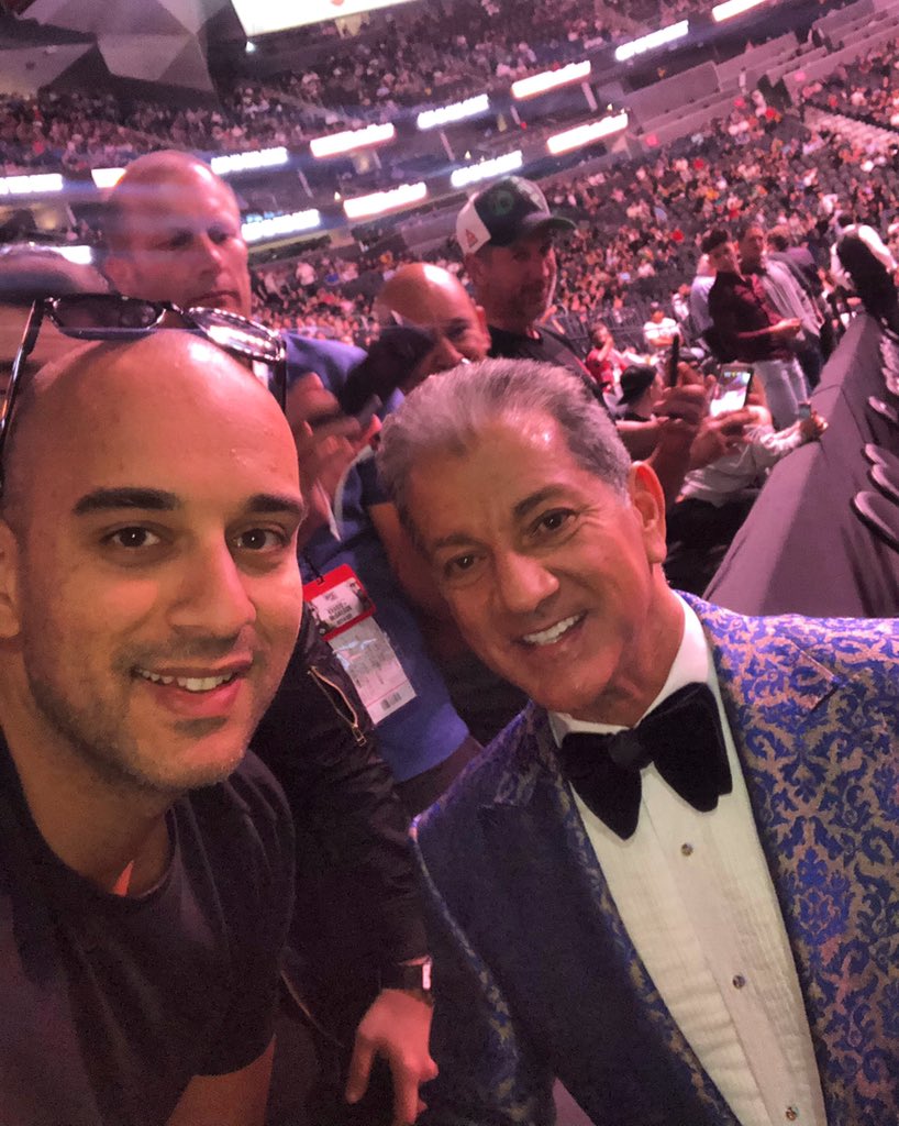 memomo84's tweet photo. @brucebuffer #ufc229 #legend !! #lasvegas https://t.co/iZnL3RP8bh