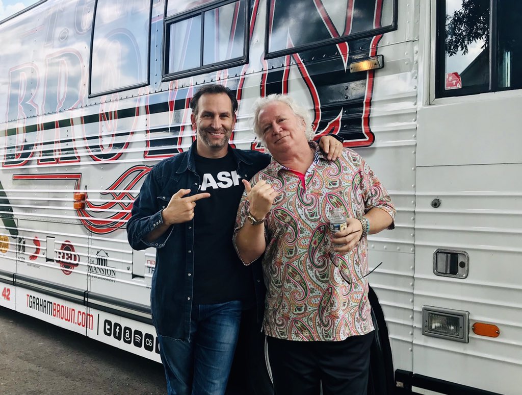 kevinsizemore's tweet photo. Filming a #movie in #Nashville the last few weeks w/ country legend  @TGrahamBrown. He’s made our #film so fun &amp; it’s like we’ve know on another for years. Thx TGB for taking me to to the #Opry &amp; on the road in your bus to play at the #JohnnyCash ranch at #Storytellersmuseum. 🎸 https://t.co/Q7LrQDPA2e