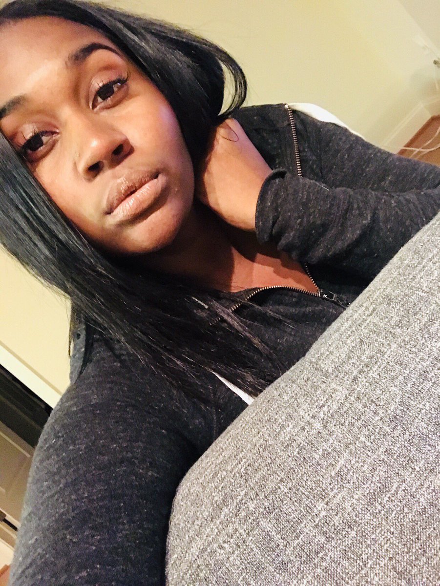 C_tenpennies's tweet photo. #FentyBeauty #DiamondMilk shawty 💁🏾♀️😂😘 https://t.co/hNTdrdHsaZ
