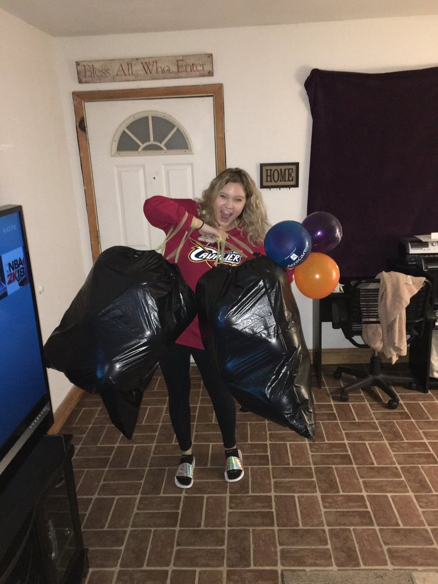 samikitts's tweet photo. throw back to when i put 50+ balloons in @TowGotti’s car just because it was a tuesday https://t.co/4KA8GyS0Bw
