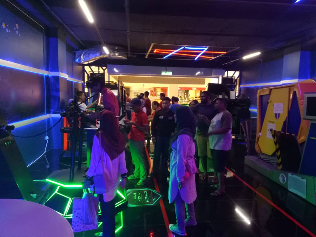 futurelandfz's tweet photo. Step into a world of fun, excitement and laughter with your loved ones with us at #FutureLandFunZone! 😍

Visit us in:
📌 Berjaya Times Square Theme Park, Kuala Lumpur
📌 The Mines Shopping Mall
📌 Paradigm Mall Johor Bahru
📌 Gurney Plaza, Penang
• • •
ℹ️ +6 012-606 7550 https://t.co/W8Ng9kzuGW
