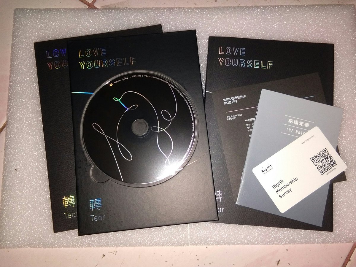 ksquareph's tweet photo. RT HELP! 🇵🇭
[#KSquarePHUpdates]
!ONHAND!
Unsealed Love Yourself: Tear 'O' Ver. Album. 
Photobook
Outbox
CD
Survey Card
Standing Photo
Mini Notes
BigHit Membership Card
— ₱750

#BTS https://t.co/FXgjBuG2uq