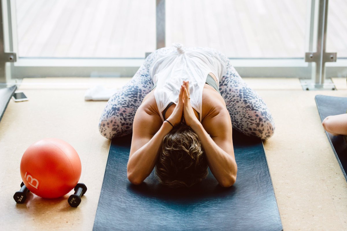barre3wp's tweet photo. This is a space for lightening. For breathing in and out. For working deep. ✨ We're here 7 days a week for you to let go of whatever it is. #b3strong #strongertogether https://t.co/QKGuBGCmqz