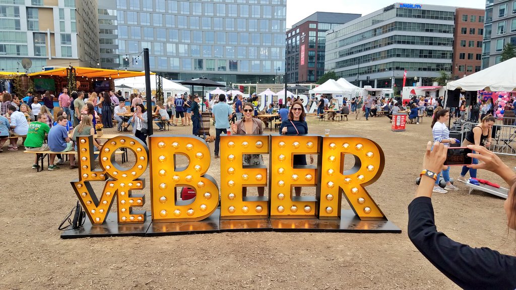 menslifedc's tweet photo. DMV beer fans should not miss #LoveBeerFest2018 presented by @Budweiser, 11 am - 8 pm on Sunday, Oct. 7. There are more than 100 beers available to sample, live music, food, games, and more: https://t.co/GsGlnLnpkN. #thisbudsforyou https://t.co/2zCckSzemg