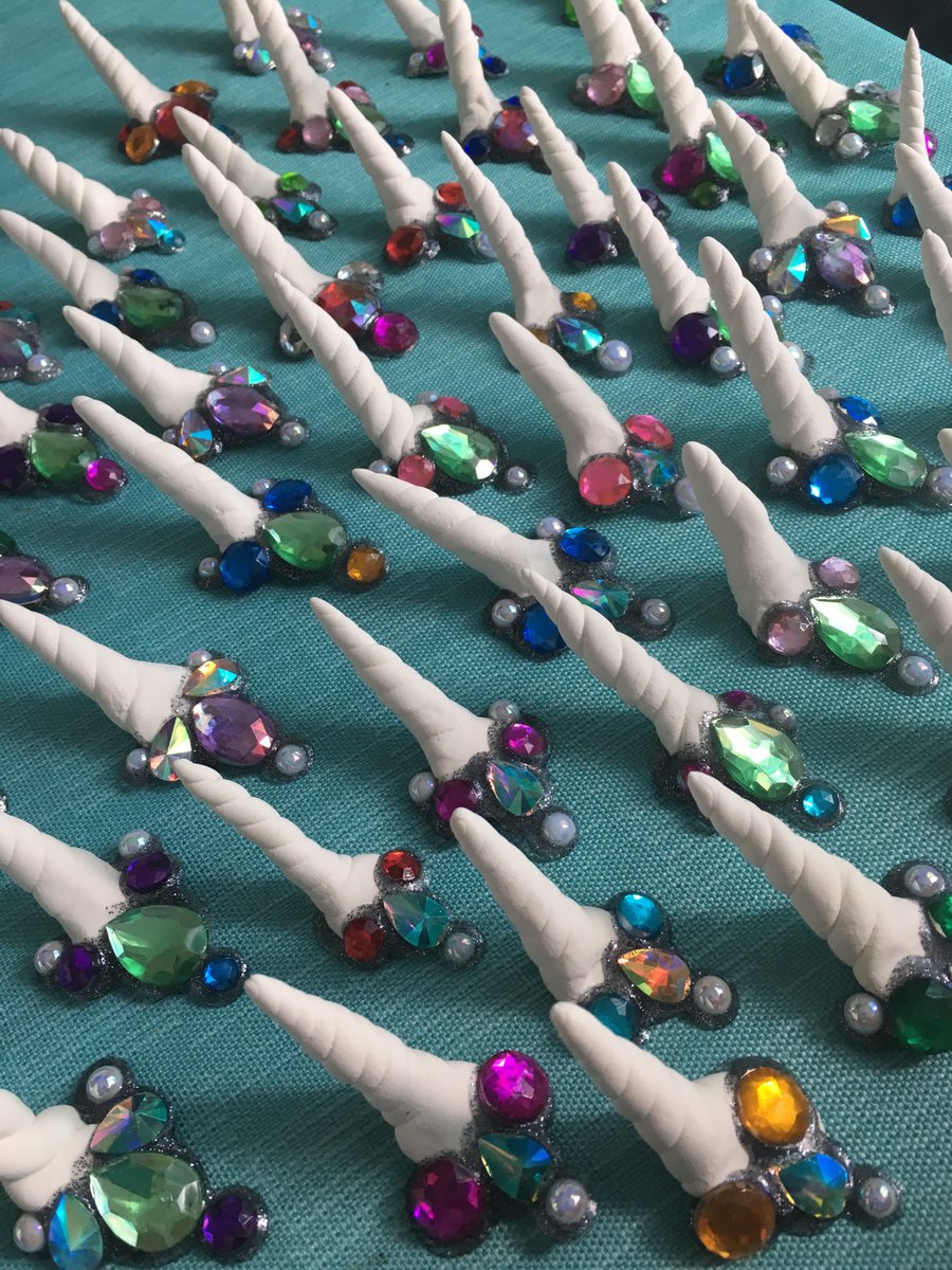 BubbleNSqueaker's tweet photo. Making Unicorn Horns! https://t.co/qaU7l9g3i9