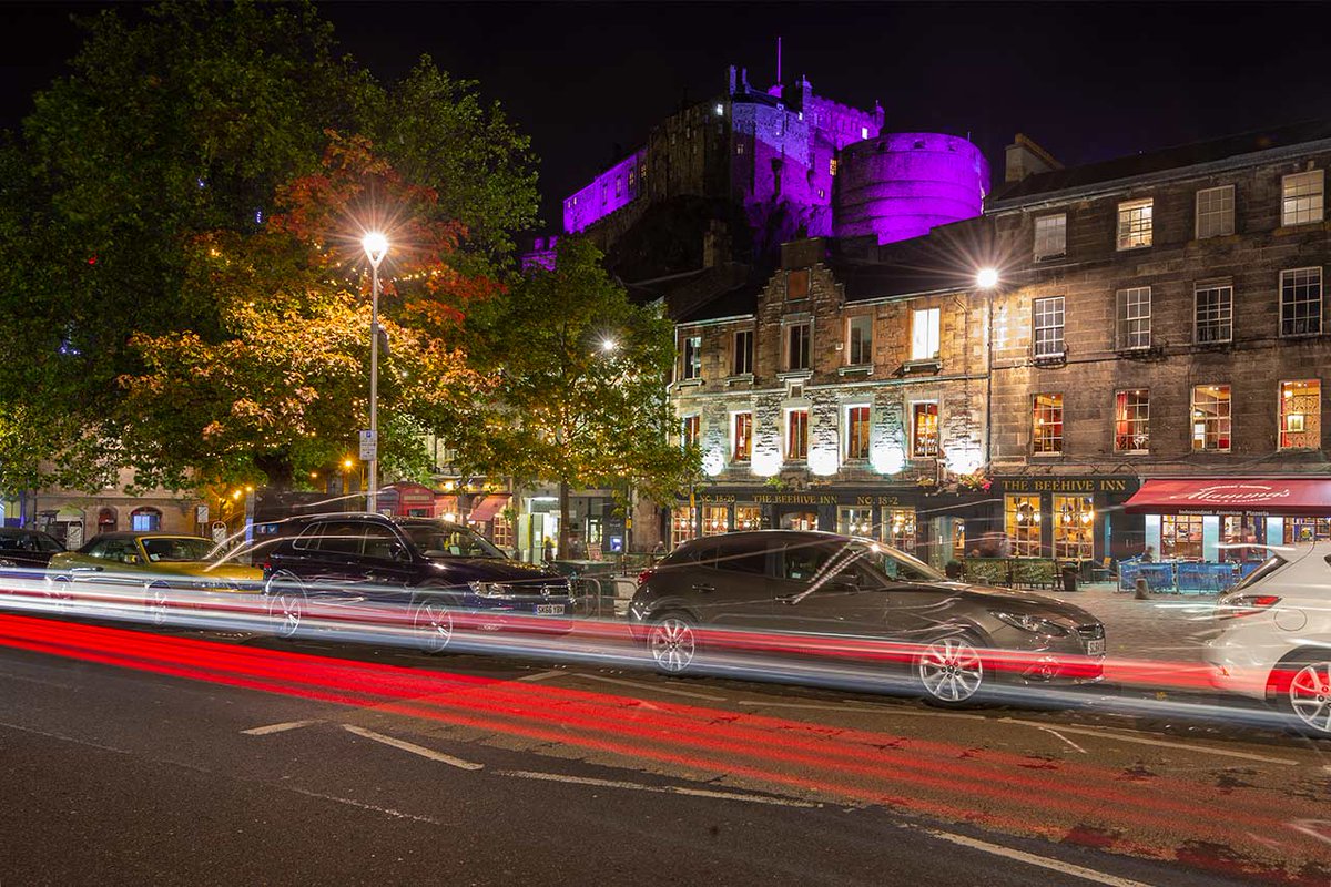 TomDuffinPhotos's tweet photo. Yon #KnightAtTheCastle looked super barry likes from the basement of the #Grassmarket last night @welovehistory @edinburghcastle @GCP_Edinburgh @ScotsMagazine https://t.co/4dQPKlGnbW