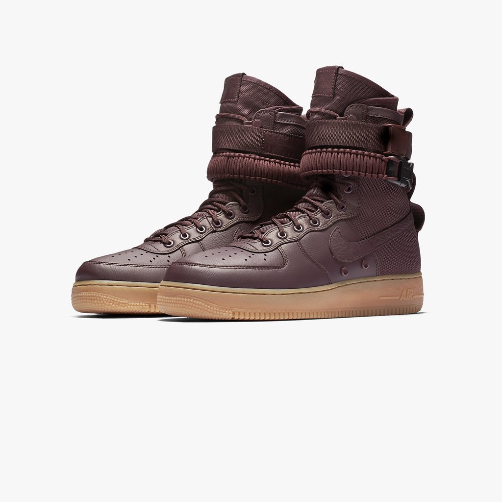 sneakersnstuff's tweet photo. I said give me 2 pairs
Cause I need 2 pairs
So I can get to stompin' in my Air Force 1's ✈
Find AF1's on sale here
Easter: https://t.co/k8XRCNRejI
Blue Suede: https://t.co/sZzvL6Id6g
SF Burgundy: https://t.co/B8PSKY23XK
Green :https://t.co/1lTx6DPTzK
All: https://t.co/I827u3RTRR https://t.co/xLTwJ8cTfC