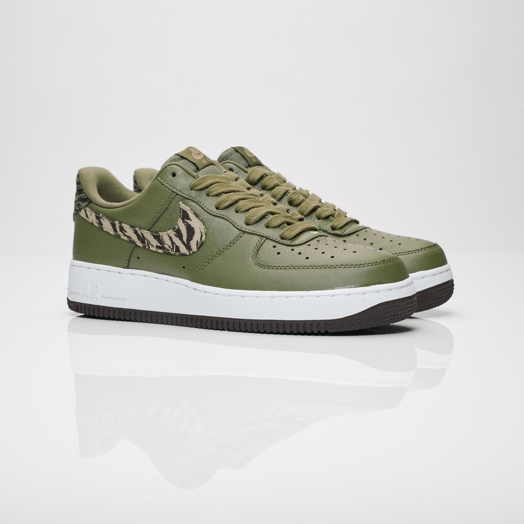 sneakersnstuff's tweet photo. I said give me 2 pairs
Cause I need 2 pairs
So I can get to stompin' in my Air Force 1's ✈
Find AF1's on sale here
Easter: https://t.co/k8XRCNRejI
Blue Suede: https://t.co/sZzvL6Id6g
SF Burgundy: https://t.co/B8PSKY23XK
Green :https://t.co/1lTx6DPTzK
All: https://t.co/I827u3RTRR https://t.co/xLTwJ8cTfC