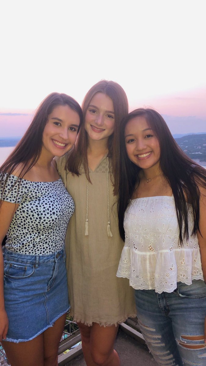 kaitlyngeorge_'s tweet photo. happy birthday sydney!!!!!!! thanks for being one of my best friends &amp; ily 💗 https://t.co/vr53aNnQyV