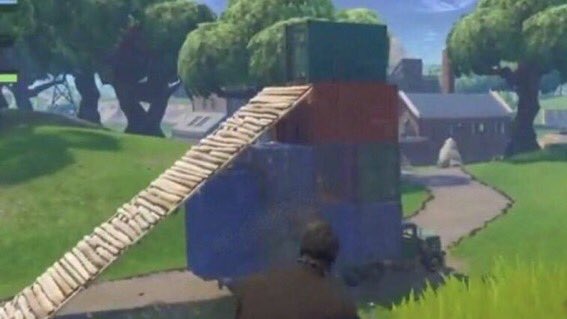 SpammingAim's tweet photo. RT if you remember the struggle of getting this chest https://t.co/PxtzoskyCA