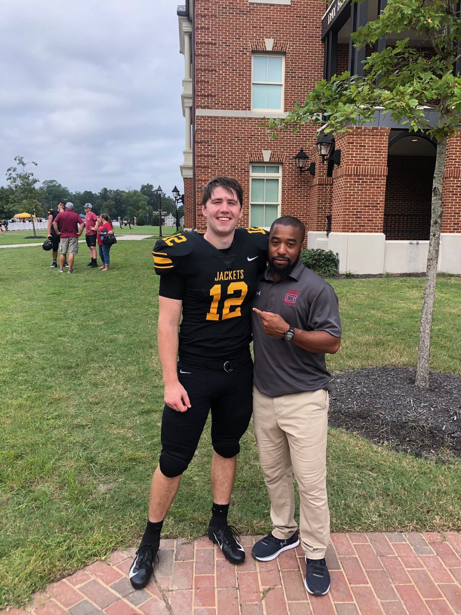 MiddleCreekFB's tweet photo. Proud of these two for representing the Mustangs at the next level! @andrewihle11 @CoachHarris20 #StangsForever https://t.co/GA9LP2CqzP