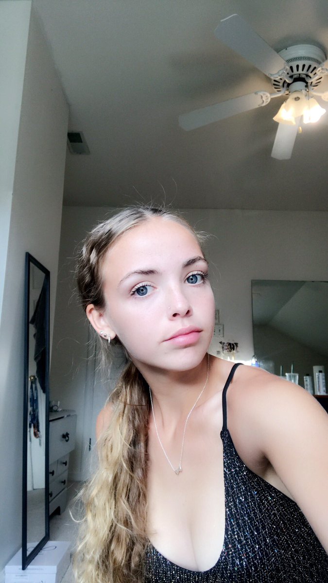 rileey__mariee's tweet photo. 🧞‍♀️ https://t.co/rBSXQtPRVI