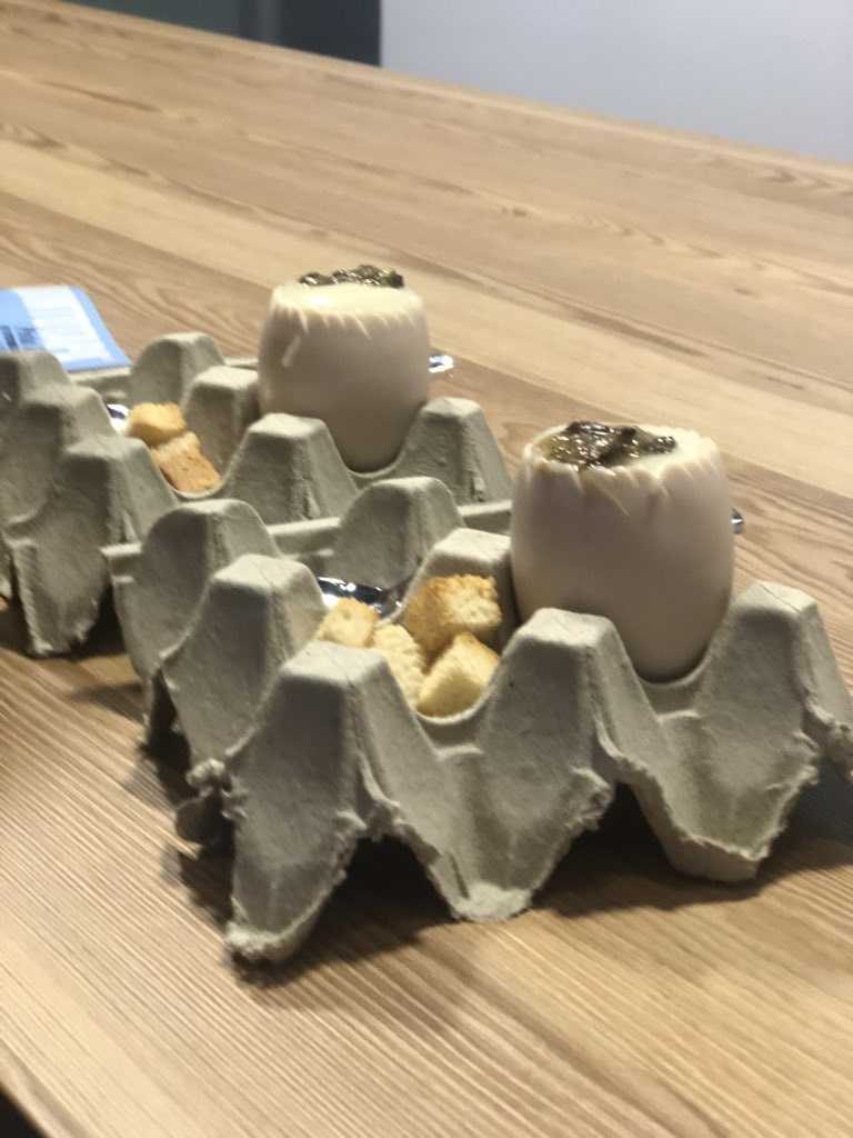 Centricgastro's tweet photo. Pues si, la estamos liando parda con los #HuevosDeOro en #SanMiguelBcnTast 🐔 Hoy domingo a las 20h, concurso para elegir la mejor tapa #BcnTast 🥇🥈🥉 Nos acompañas? #PotaBlavaPower ✊ https://t.co/AYURu5EmdU