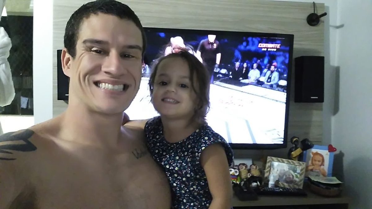 Matheusvg81's tweet photo. Waar Khabib!!! #UFC229NoCombate https://t.co/15agCIrwgE