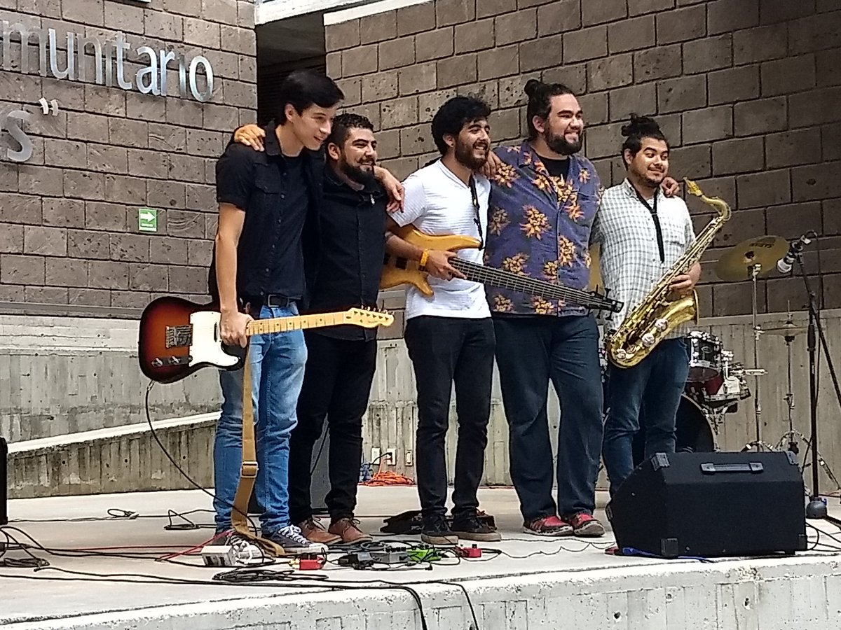 Cultura_Morelos's tweet photo. Emotivo concierto de la agrupación @LosChronos en el @CDC_Chocolates en la Muestra Regional de Música de la Zona Centro. Mañana no te pierdas el segundo concierto que ofrecerá a las 14:00 hrs., en el @Teatro_Ocampo #Cuernavaca #Morelos https://t.co/H2uuDWA0MM