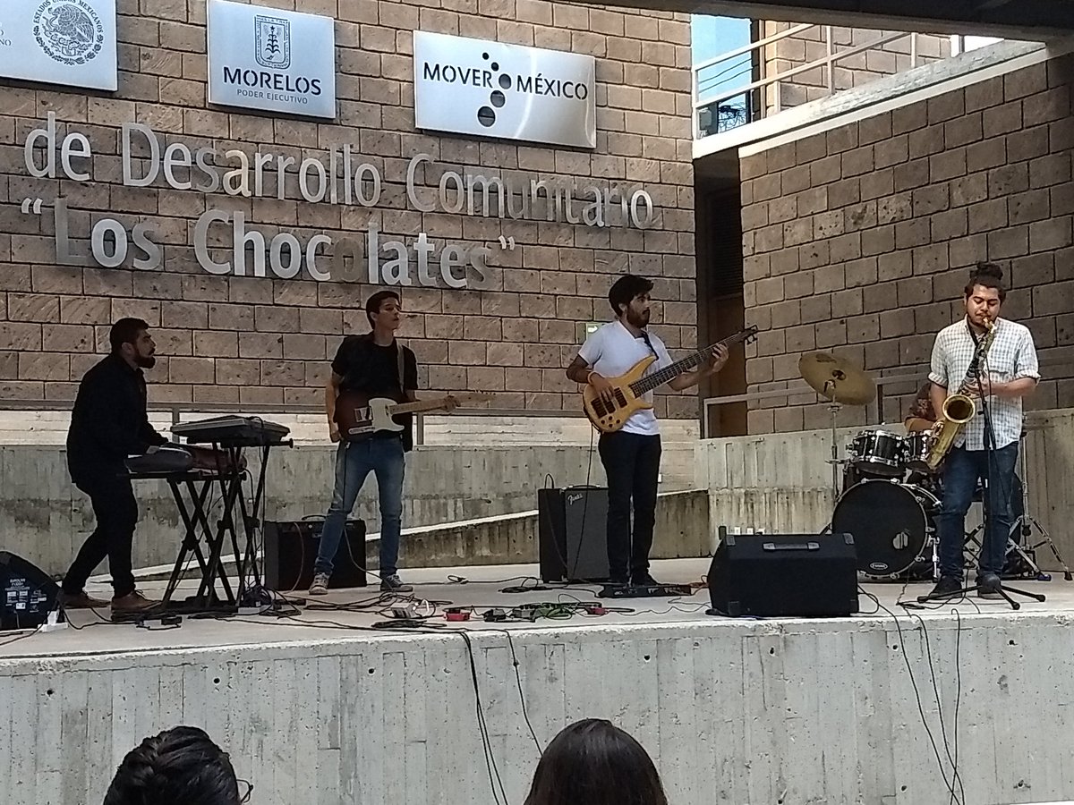 Cultura_Morelos's tweet photo. Emotivo concierto de la agrupación @LosChronos en el @CDC_Chocolates en la Muestra Regional de Música de la Zona Centro. Mañana no te pierdas el segundo concierto que ofrecerá a las 14:00 hrs., en el @Teatro_Ocampo #Cuernavaca #Morelos https://t.co/H2uuDWA0MM