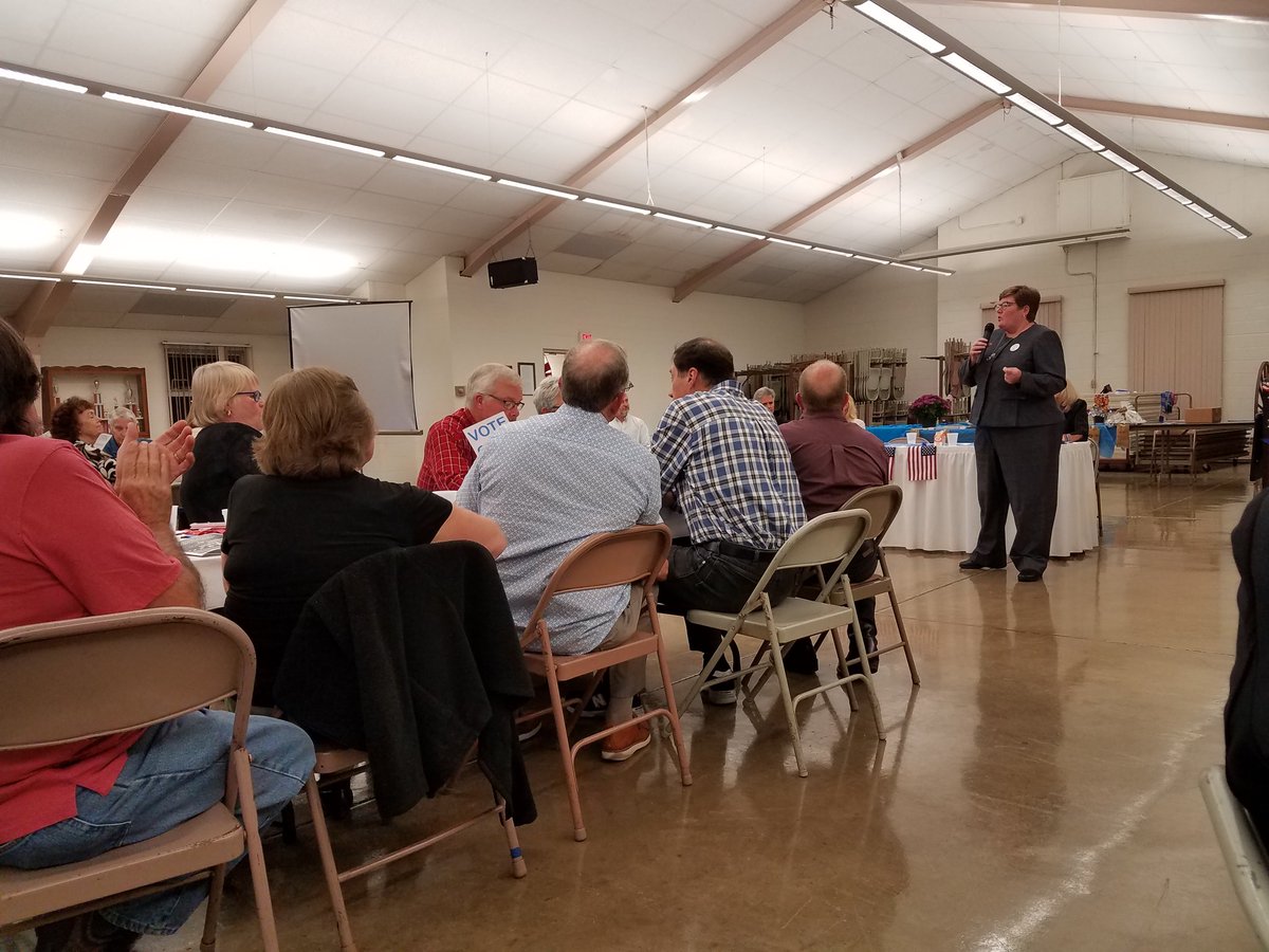 Clarefor59th's tweet photo. So happy to be at the Somerset County Democrat Committee Fall Banquet! Having a wonderful time meeting candidates and constituents. If you want to join the Blue Wave, contact us or sign up on our website! https://t.co/sRObqIj7pZ