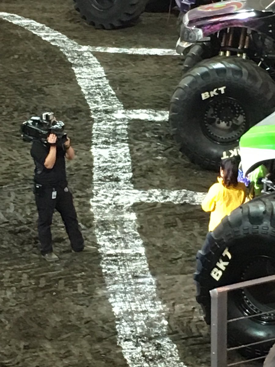 TheCBuck2's tweet image. After chasing around the #MonsterJam announcer lady all day, @kennynorwick finally gets her to stand still... #cameraguy #girlcrush #AskHerIfSheIsSingle