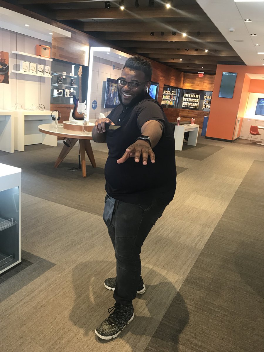 Cliff continuing to grow the business, with a CRU on the board for the Columbia Mall!! 💼💼🔥🔥 #M0D #Dominators <a href="/404girl/">Betsy Francis</a> <a href="/MrsJaronfelder/">Jaron Felder</a> <a href="/MikeJablonski5/">Michael Jablonski V 🧱</a> <a href="/MajedTBE/">Majed Abdulla</a> <a href="/ATTCliff/">Clifford Kidwell</a>
