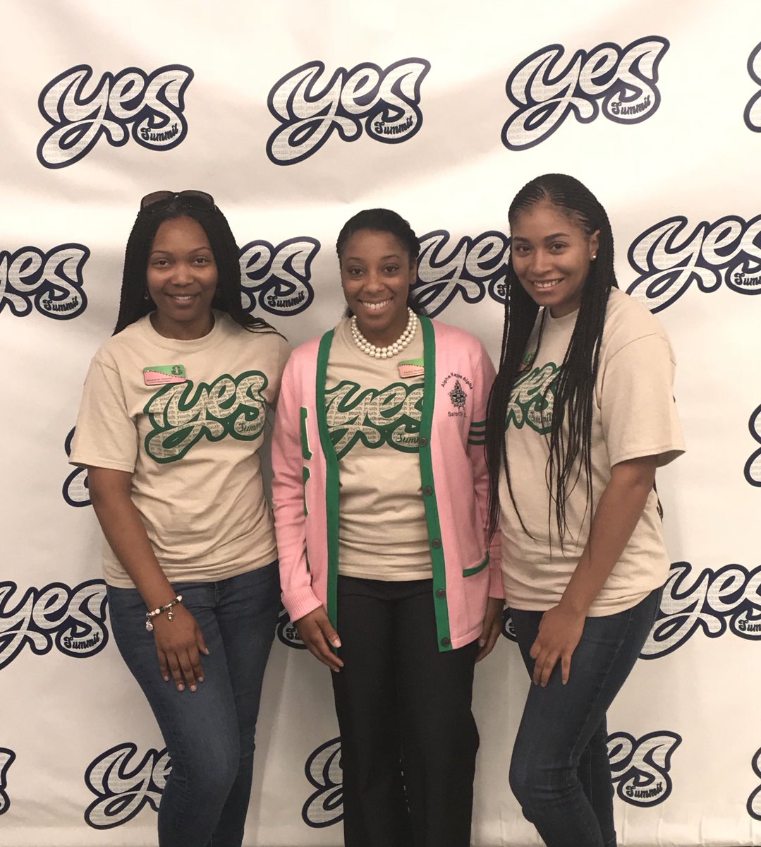 MMcCullum_iLead's tweet photo. ...when you’re educators, and you’re in charge of the parent sessions for your Chapter’s YES Summit, you show up bright and early Saturday morning ready to execute. It’s a pleasure to serve with these two. @DericaTurner #YESSummit2018 #AKAXTO https://t.co/YVyIXXjHgN