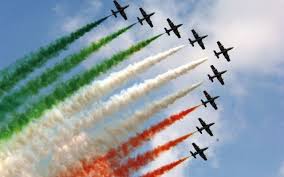 Il tricolore verde, bianco e rosso ci rappresenta in tutto il mondo. Dobbiamo essere orgogliosi del nostro Paese, un paese che tutela i suoi figli dev'essere amato come una madre #TwCostituzione/12 <a href="/TwLetteratura/">TwLetteratura</a> <a href="/ParoleInCammino/">Parole in cammino</a>