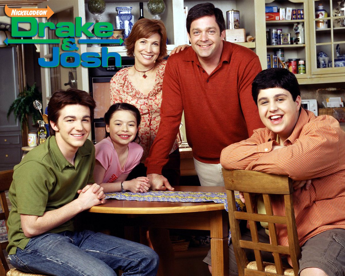 beautifulcelebz's tweet photo. RT for Hannah Montana
LIKE for Drake &amp; Josh https://t.co/zzeVa3uFgK