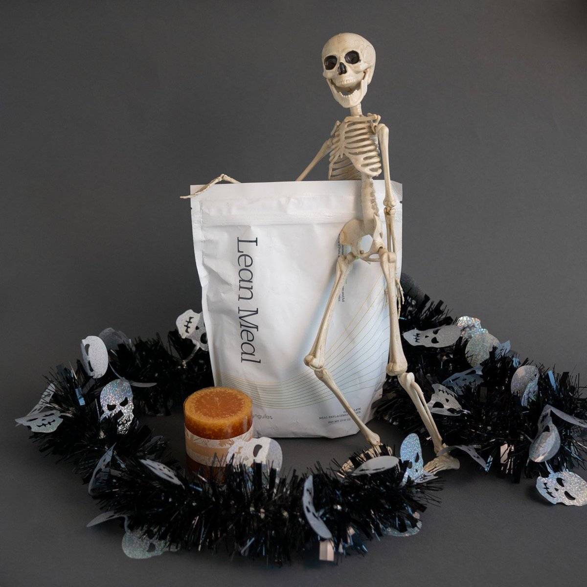 xyngularcorp's tweet photo. We get asked all the time how we made a full serving of fruits and greens taste like a chocolate milkshake.
We���d tell ya, but you might end up like this guy from the shock. #leanmeal https://t.co/3fUNHfoaCh