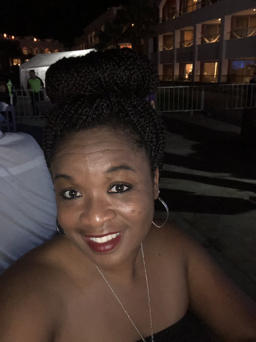 drGabrielle1920's tweet photo. Music is what I do, Music is who I AM! The Great People Connector #cancunjazzfest #KEM #ericdarius #kirkwhalum #warrenhill #boneyjames #peterwhite https://t.co/iwPMn7Wlpy