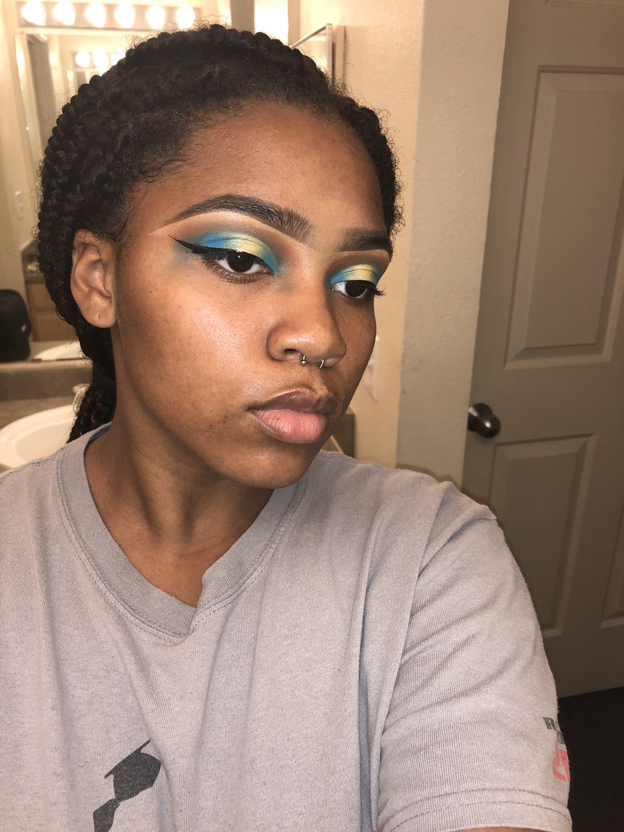 LaadyAce's tweet image. Ouuuh. I did that 😍 Lashes would have set this off! #WSSU #looksbykemie #miniglam #miniface #makeupforwoc #wssuhomecoming