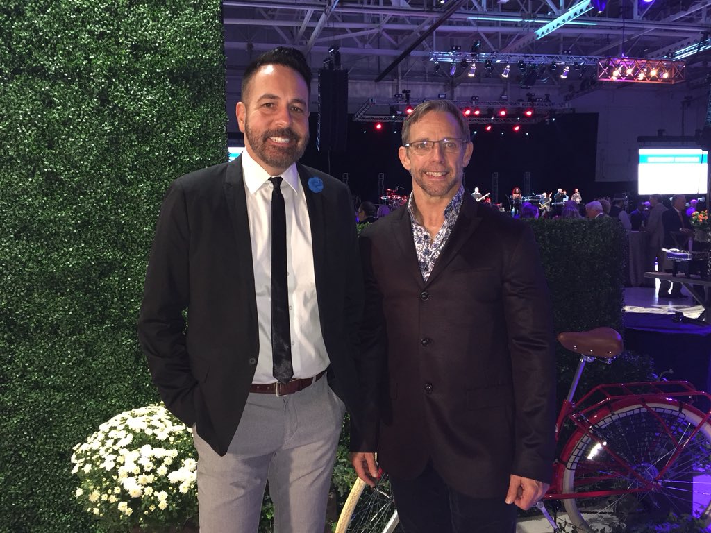 OhioHealth's tweet image. Last night we were able to raise over $1.2 million to benefit health and wellness programs that will serve our community. See the wellness programs the event supports, contribute to the OhioHealth Foundation, and learn more here:  homeinohio.ohiohealth.com/wellness-progr… #HomeInOhio2018