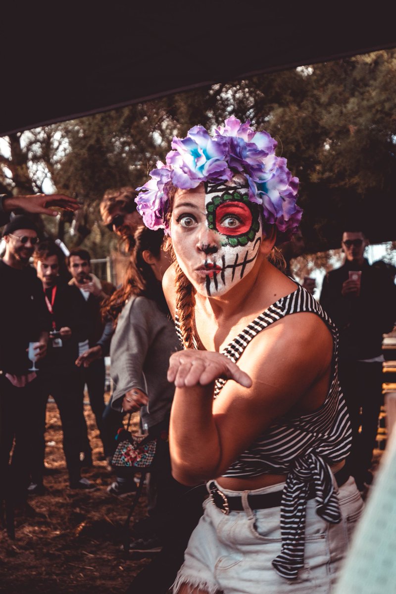 Marchmallowpho's tweet photo. Extrait des photos du "Public Heureux" Au @RoscellaBay 2018
#rbf2018 #LaRochelle https://t.co/ZNcqlOOK7j