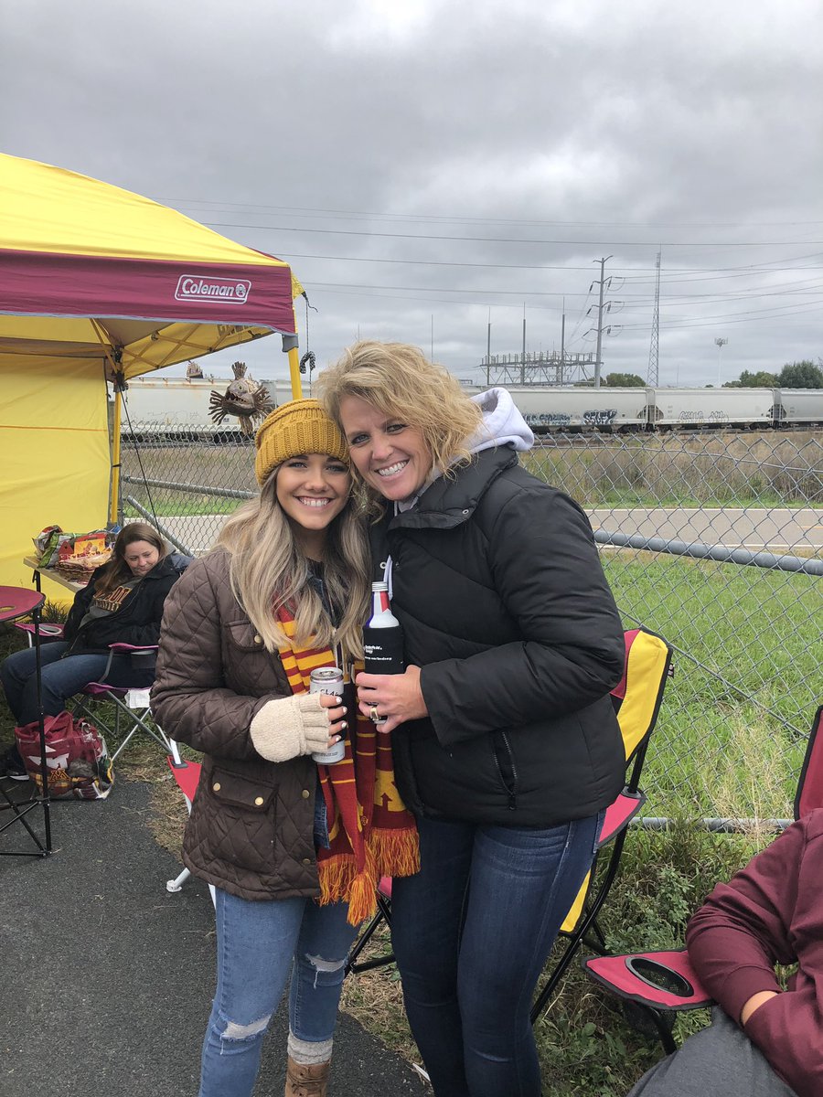 kciahawkeye's tweet photo. Not the ending we had hoped but we had great company😊 Love ya @lyndilloyd 😘 https://t.co/RoDyVoFRB7