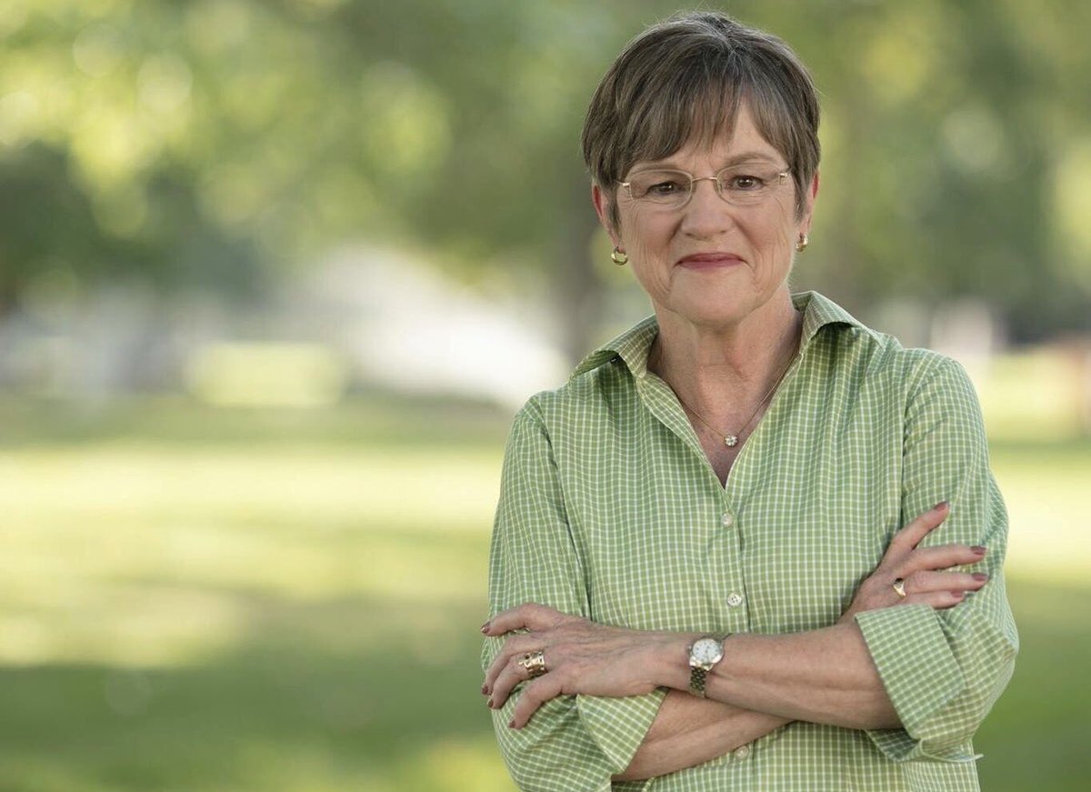 DisavowTrump20's tweet photo. BREAKING: Donald Trump has just attacked Democrat Laura Kelly at a rally in Kansas who is running against Kris Kobach. Laura Kelly is an experienced legislator who is polling above Kobach!
RETWEET if you support @SenatorKelly as she beats Kobach and turns Kansas Blue! https://t.co/X8QYHOOiDV