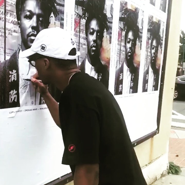 lupefiascostore's tweet image. ⚠️ CONTEST ALERT: Take a photo with this poster and tag us for a chance to win a free #StackDatCheese hoodie 😎 (**If you find it, leave it**) 

Order your copy of #DROGASWave at PrizeCrew.us 🌊 #WAVY