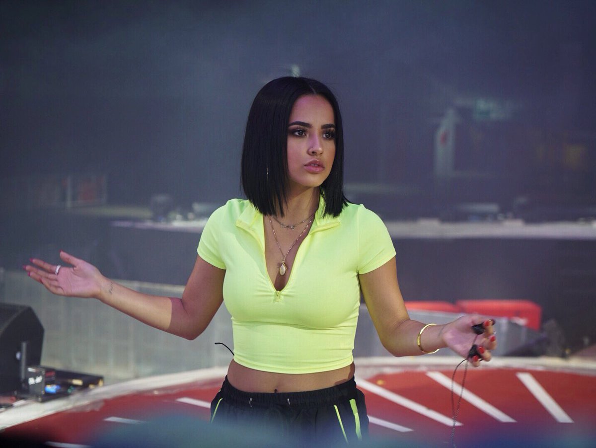 iambeckyg's tweet photo. What’s up dude? Lol 🔫🔫🔫 https://t.co/u7BlaTHSlf