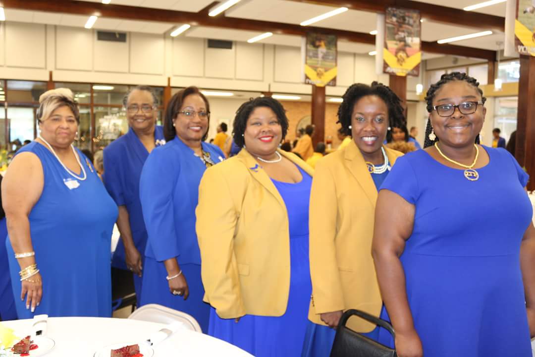 APhiSigmaSGRHOS's tweet photo. Today, the Super Southwestern Region handled Sigma Business at the Area III Meeting in Austin, TX. Special thanks to our Area III Coordinator, Soror Armenia Hope and the host chapter, Mu Beta Sigma. #SigmaGammaRho #SGRHO #SGRHOSW #AreaMeeting2018 #APSNothingButTheBest https://t.co/Z6dEYTS1ki