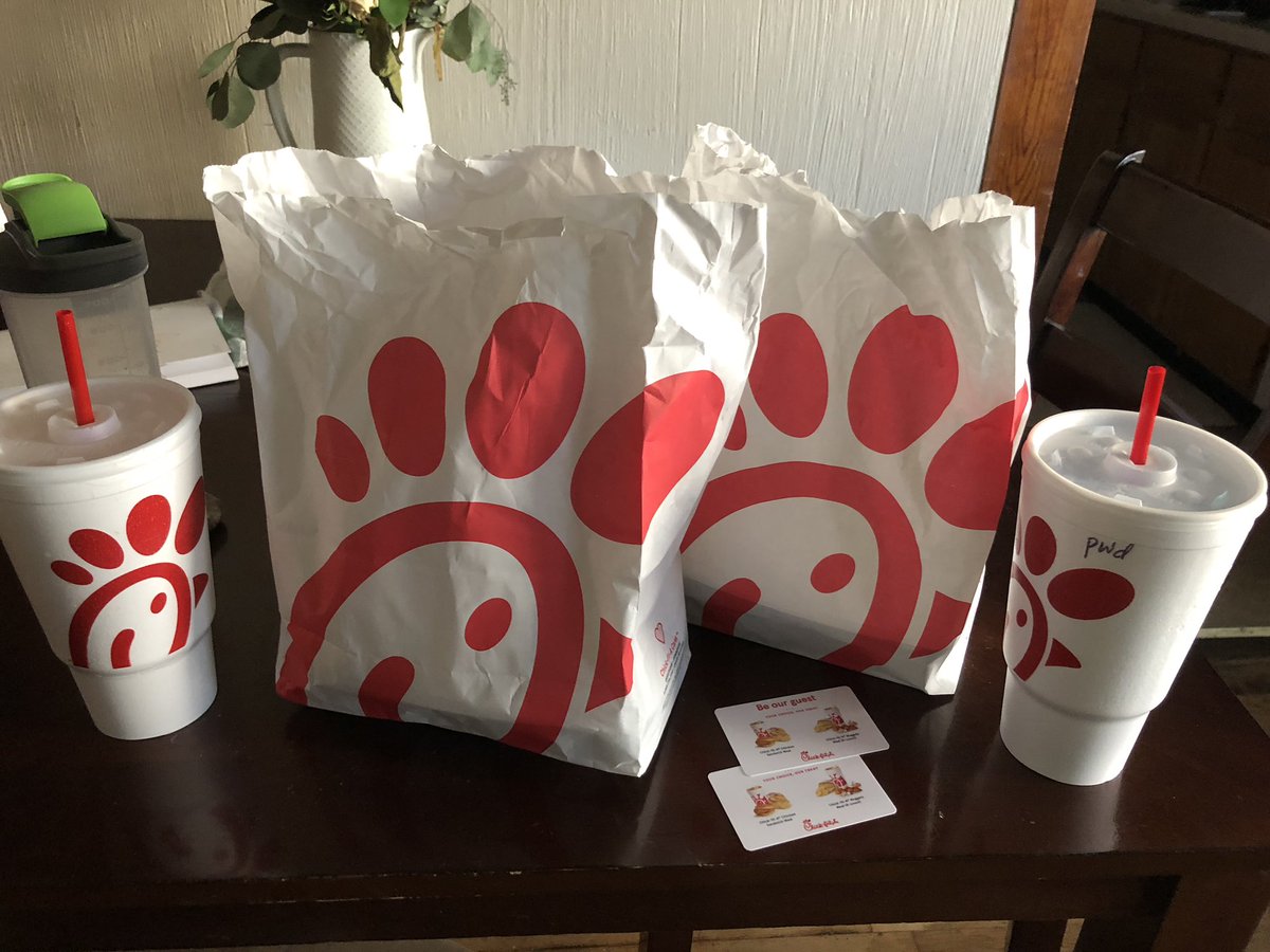 kendallmscott's tweet photo. Got in a wreck today. It was bad. 

It happened near @FilRange , and they hand-delivered us some free food and free meal cards. It was really really good. They are seriously the best in the business. 

@ChickfilA FOR LIFE. https://t.co/dhpsRTOFy1