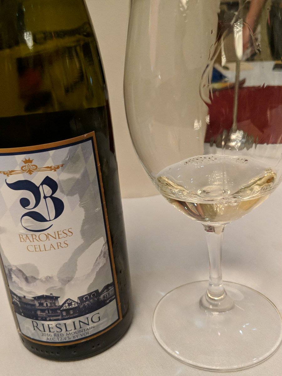 Off dry beauty from #cascadevalley #cbwc #reisling #wbc18 don't miss this if you are enjoying a spicy curry dish. Yum
