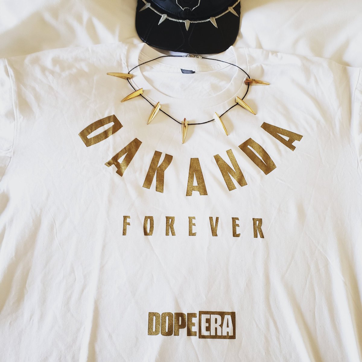 DoYouEvenComicB's tweet photo. Best believe we had to hit @dopeeraonline and pick one of these Oakanda shirts up when we got to the town 😁😁😁😁. #oakland #wakanda #black #panther #marvel #shirt #new #oakanda #fire #rap #hiphop #wshh #saturday #comics #blerd #nerd #california #dope #podernfamily #twitch #tv https://t.co/B2ZaG9Kg4O