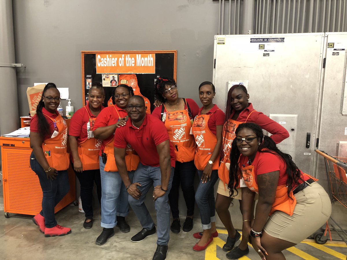 MzKuki's tweet photo. Friday was nerd day! And color of the day was red  celebrating CAM and Friends 2018 #8201 style! https://t.co/6M8GJGMM8l