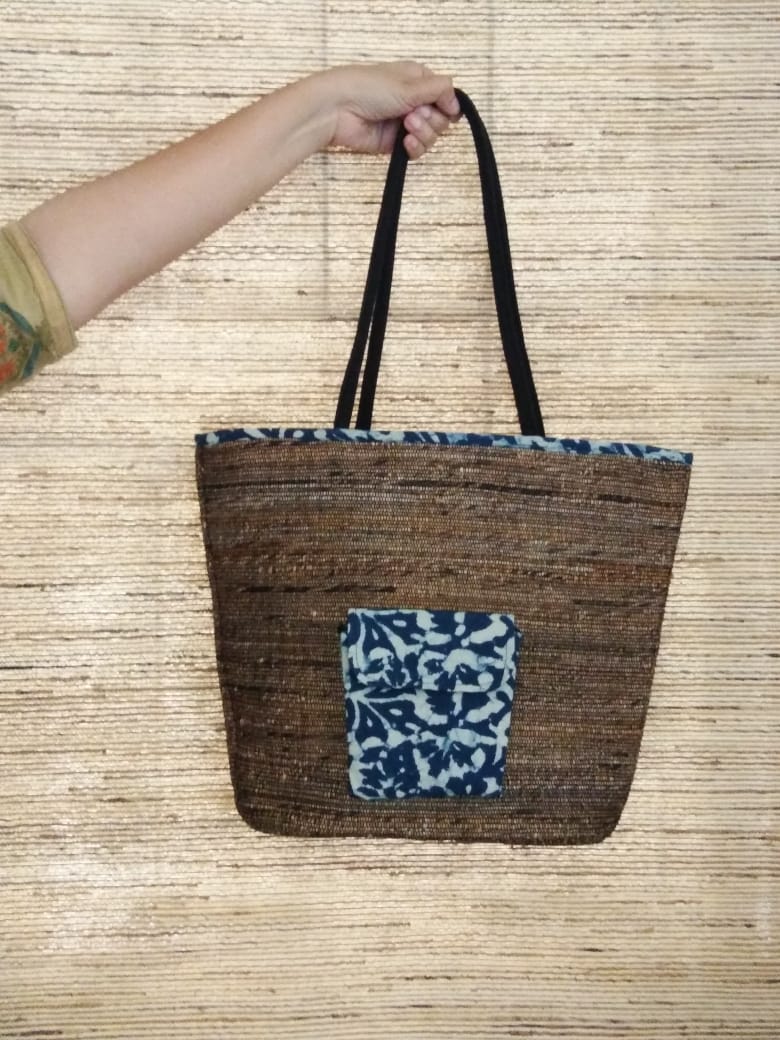 EarthyHuesIndia's tweet photo. Indigo is the new black at Earthy Hues! Shop for clutches and bags from the exquisite Collection Indigo! Go Indigo !
#indigo #casual #chic #collection #natural #fibre #fiber #banana #ecofriendly #gift #diwali #festival #navratri #dussehra #party #sustainablefashion #handmade https://t.co/HsATdOqi1d