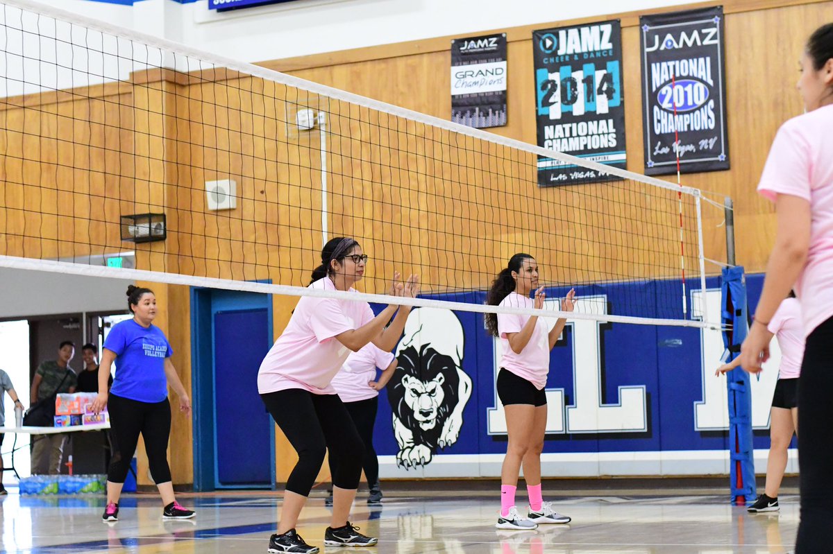 EMHS_VBall's tweet photo. Alumni Game 2018 @EMHSAthletics_ https://t.co/y9KmqNYduv