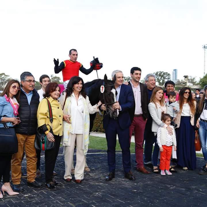 hipalermo's tweet photo. Felicitamos al ganador de la 9na carrera Gran Premio Selección
🐎Copa LALCEC”🐎
Jockey: Noriega Juan con el caballo “Summer Love” de la caballeriza “La leyenda”
#JuntoaLalcec #CopaLALCEC #HipodromodePalermo #GPSeleccion ##HipodromoLALCECVistendeRosa #PalermoRosa #PalermoTurf https://t.co/3BNUO3FwAa