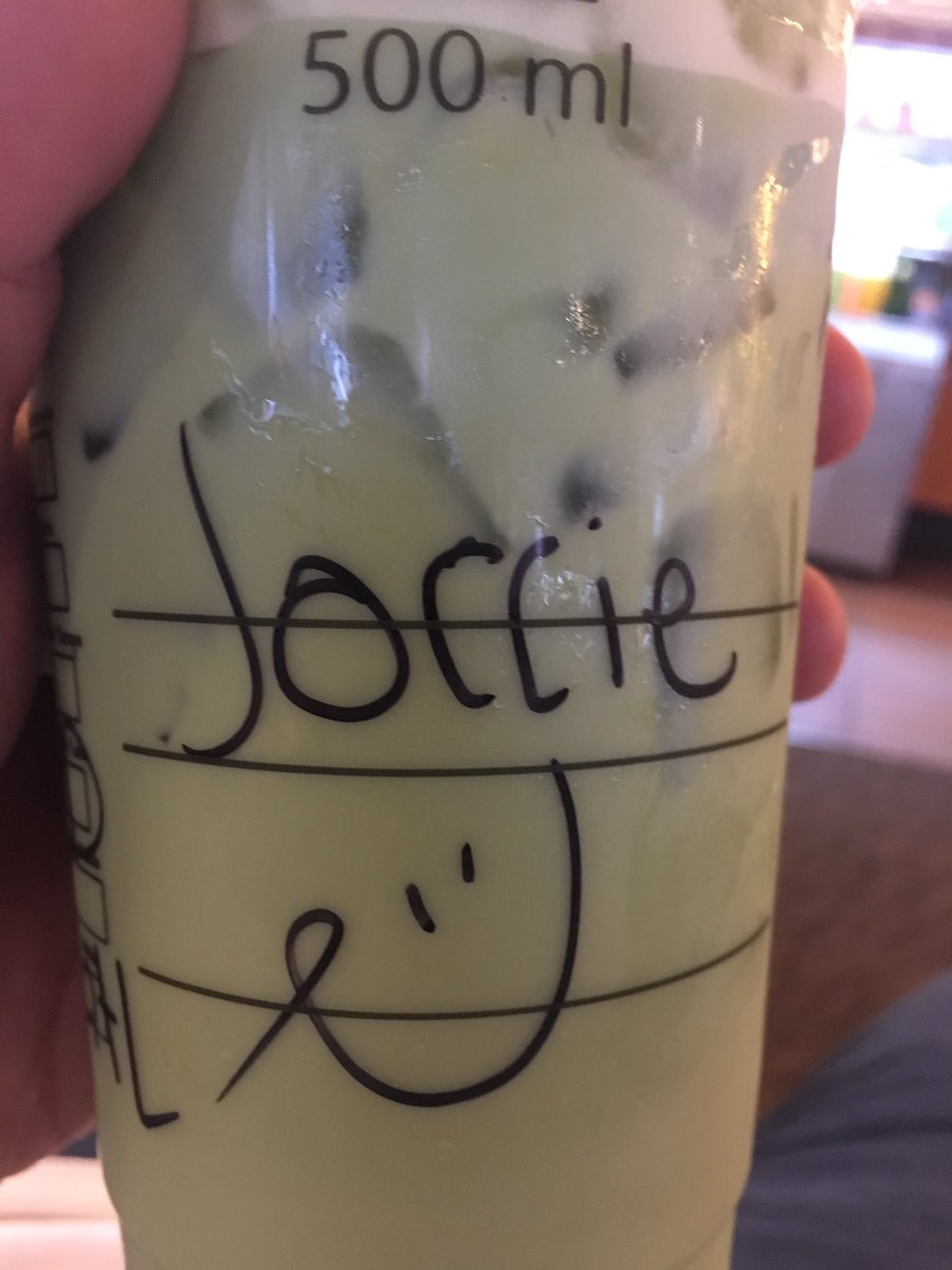 carcarrillofi's tweet photo. Pónganle un nombre fácil a sus hijxs , luego en Starbucks no saben escribirlo. #AlgoSimple https://t.co/frfYRUskvZ