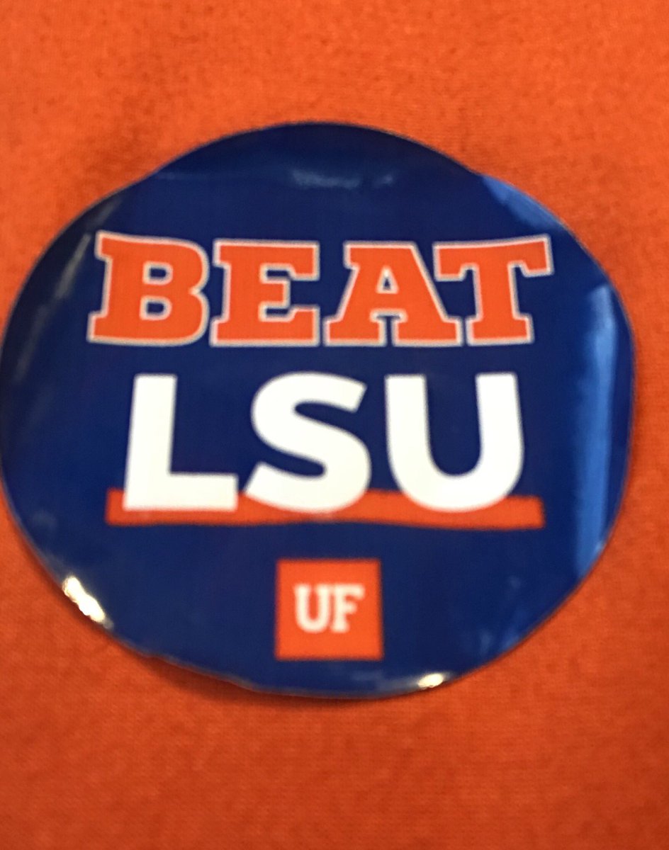 NickChant09's tweet photo. Awesome day tailgating, watching the @GatorsFB win against @LSUfootball, and especially visiting with @MChant3. Family bucket list item completed 🐊🌴🏈 https://t.co/OyVOOGGJHl