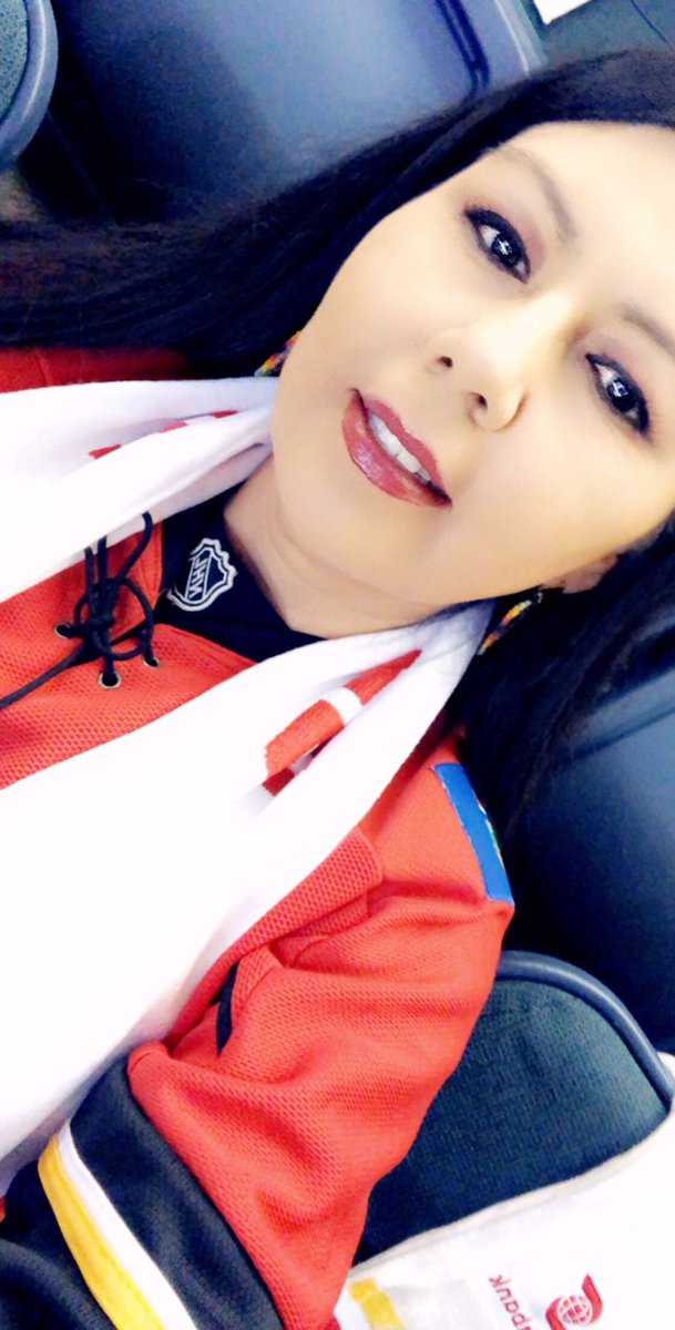 LowaBeebe's tweet photo. Game face 😉☺️ at @NHLFlames #flames #flamesgame #hockey #nhl #snapchat #homeopener #YYC #calgary https://t.co/L2KvgzeIli