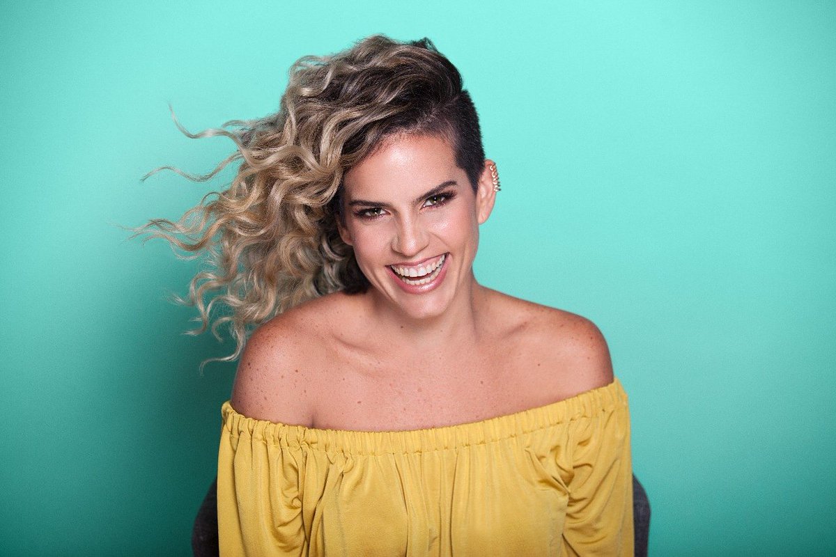 SoyMariaBernal's tweet photo. "Con tu sonrisa haces la vida más hermosa." 
- Thich Nhat Hanh 
.
.
📷: @polymath.quixotic 
.
.
.
#Sonrisa #Sonreir  #DiaMundialDeLaSonrisa #MaríaBernal #Cantautora https://t.co/CeGHExX0BA